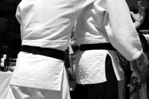 sicherheitsdienst bei einem karatetraining